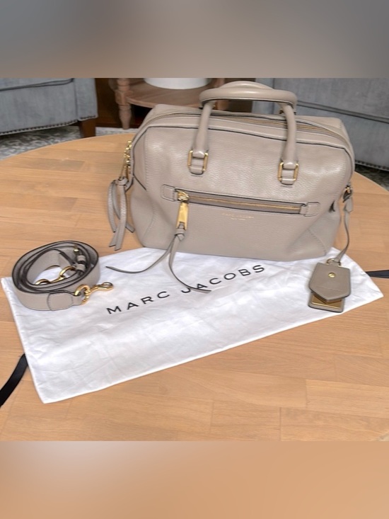 Marc Jacobs Handbags - Marc Jacob’s Calfskin Recruit Bauletto Satchel Purse Bag Mink Gray
